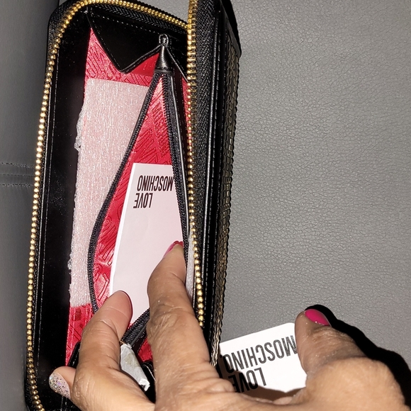 ❤️NWT Love Moschino Woven Wallet with Studs❤️ - Picture 9 of 10